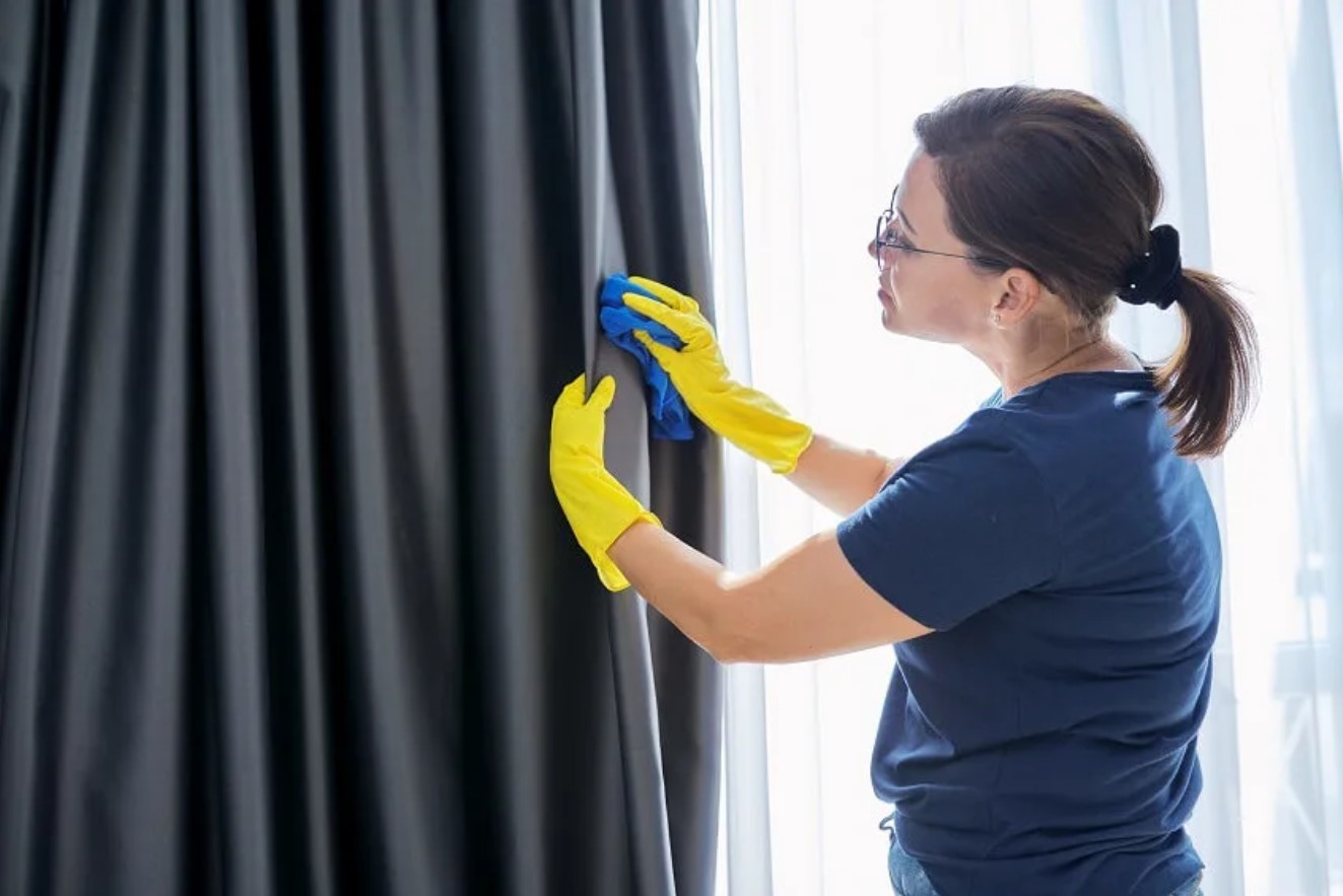 Commercial / Curtain cleaning